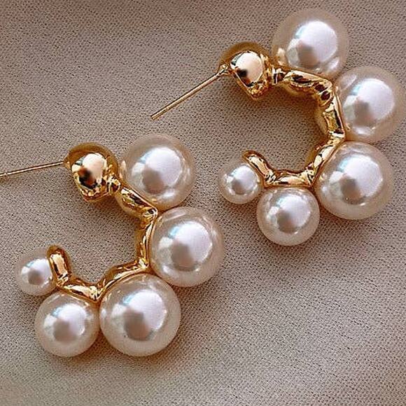 Pearl Elegant C-Shape Stud Earrings DPJE1403 - Picture 5 of 5